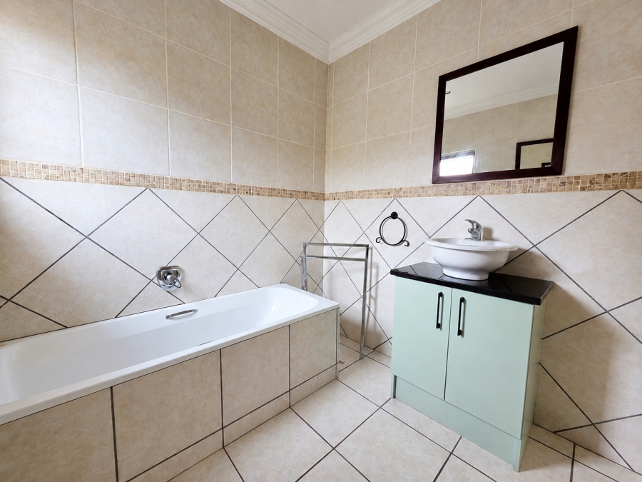 3 Bedroom Property for Sale in Jeffreys Bay Central Eastern Cape